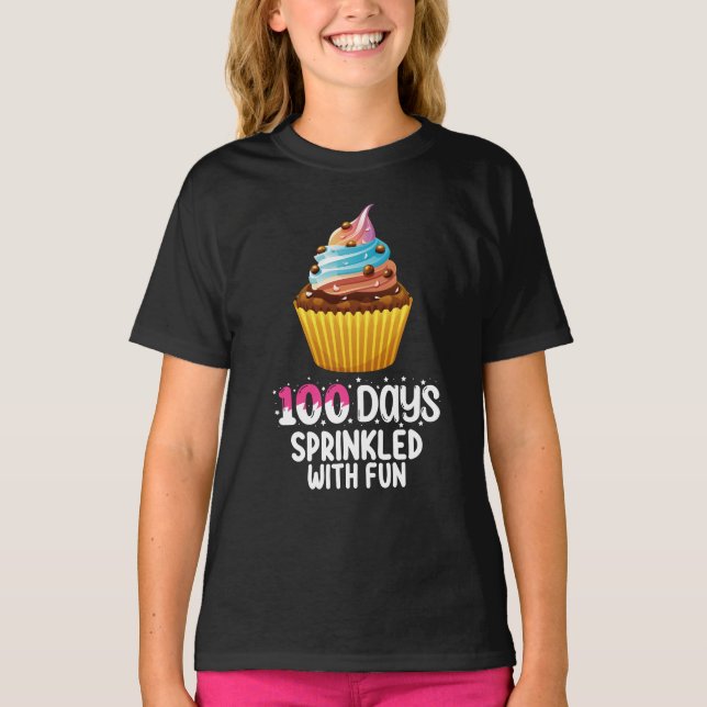100 dagar sprinklad med Roligt Cuptårtskolelärare T Shirt (Framsida)