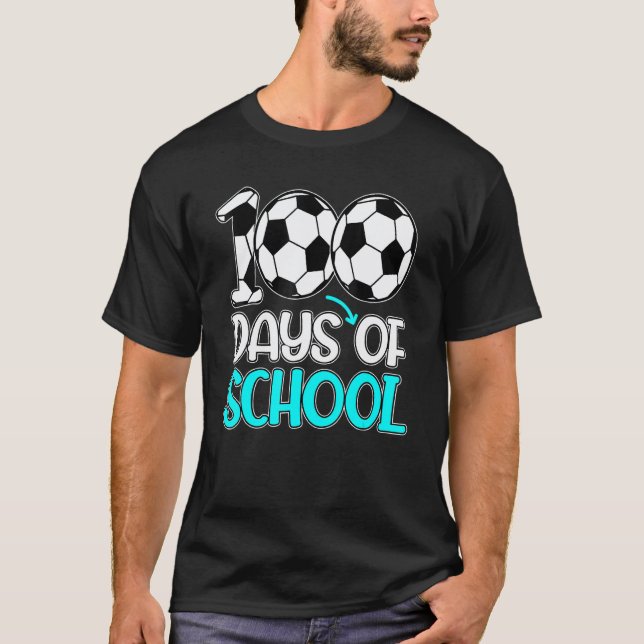 100 dagars skolpresenter 100:e dagen fotbollslärar t shirt (Framsida)
