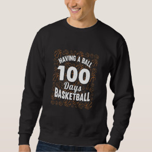 100-dagarsdagen i Lycklig basketboll som har Boll Lång Ärmad Tröja
