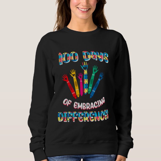 100 Days of Embracing Differences Students Teacher T Shirt (Framsida)