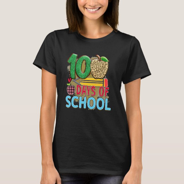 100 Days Of School Apple Pencil  Student Teacher T Shirt (Framsida)