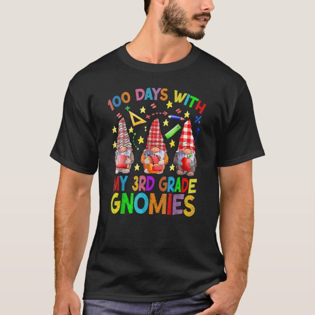 100 Days With My 3rd Grade Gnomes Virtual Teachers T Shirt (Framsida)