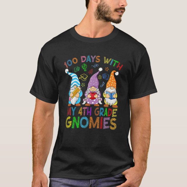 100 Days With My 4Th Grade Gnomes Virtual Teachers T Shirt (Framsida)