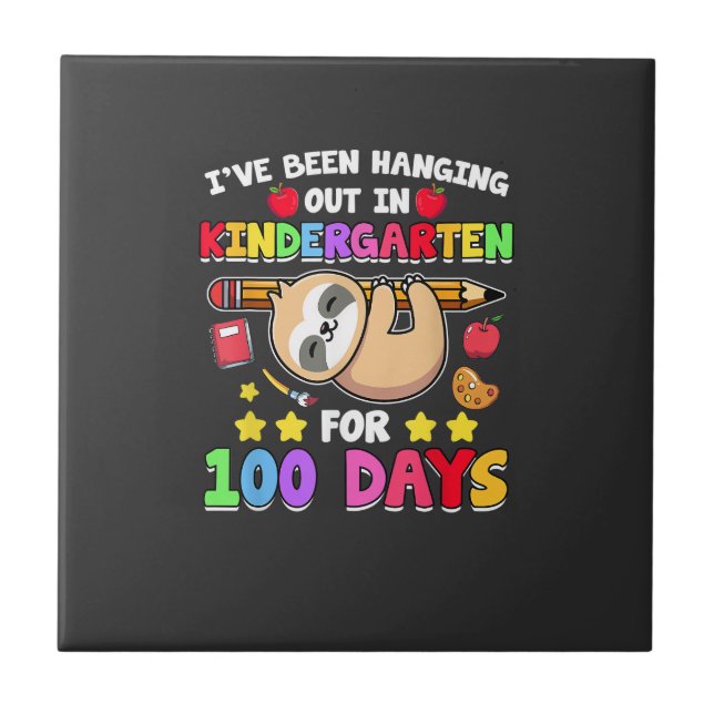 100:e dagens skoldräkt för sengångare Skola 100 D Kakelplatta (Framsidan)