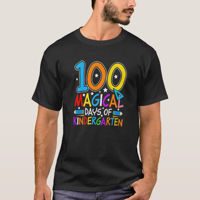 100 Magical Days Of Kindergarten  Student Teacher T Shirt (Framsida)