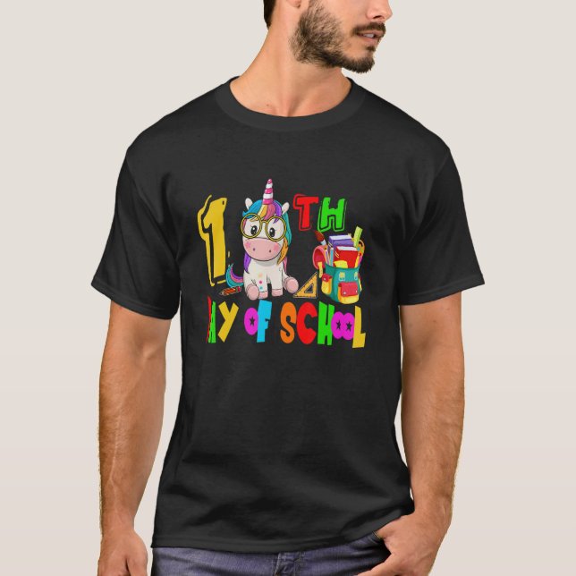 100th Day Of School Unicorn With School Bag Studen T Shirt (Framsida)