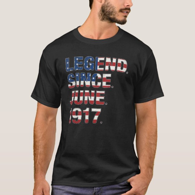 105:e födelsedagsdagen sedan juni 1917 USA flagga  T Shirt (Framsida)