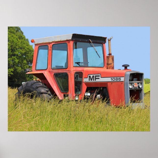 1085 Massey Ferguson parkerat i Fält Poster (Framsidan)