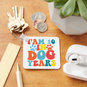 10 år i Hund 70 födelsedag Groovy Hund älskare Nyckelring