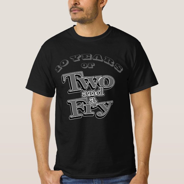 10 år två och grå t shirt (Framsida)