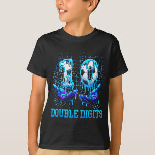 10-års dubbla siffror födelsedags pojke fotboll is t shirt