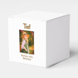 10-års födelsedagsfoto namn datum enkel brun beige presentaskar