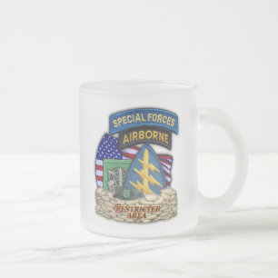 10:e Speciella krafter grönt berets blixt från mug Frostad Glasmugg