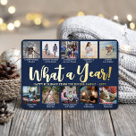 10 Foto Collage & Captions Navy Blue Vilket år!<br><div class="desc">Vilket år att minnas! Skicka snyggt glatt hälsning och 10 av bilderna med ett anpassningsbar 5 x 7-fotokollage marint blått och guld-foliekort. Texten i den här mallen är enkel att anpassa för att inkludera alla formuleringar som God jul, Glad helg, Säsonhälsningar, nya years Cheers osv. (IMAGE PLACEMENT TIP: Ett enkelt...</div>