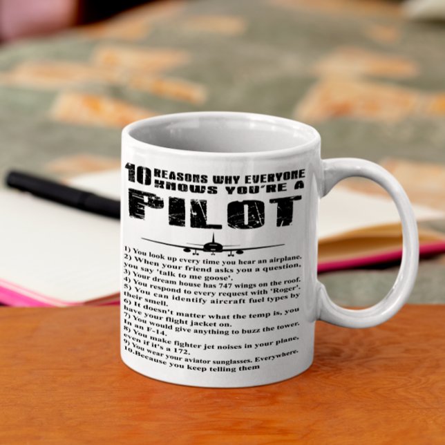 10 Orsaker till att alla vet att du är pilot Kaffemugg (Skapare uppladdad)