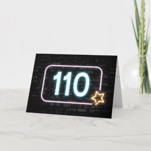 110:e födelsedag Neon-skylt på brickvägg Kort