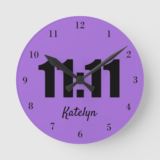 11:11 Personligen Tid Lila Numbers Rund Klocka (Framsida)