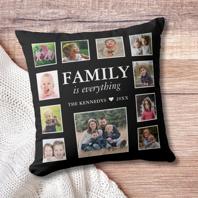 11 Photo Collage Family Namn Quote Black Kudde (11 Photo Collage Family Name Quote Black Throw Pillow
)