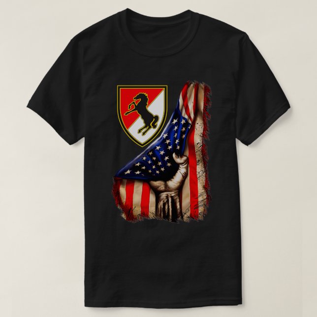 11th Armored Cavalry Regiment (11th ACR) American  T Shirt (Design framsida)