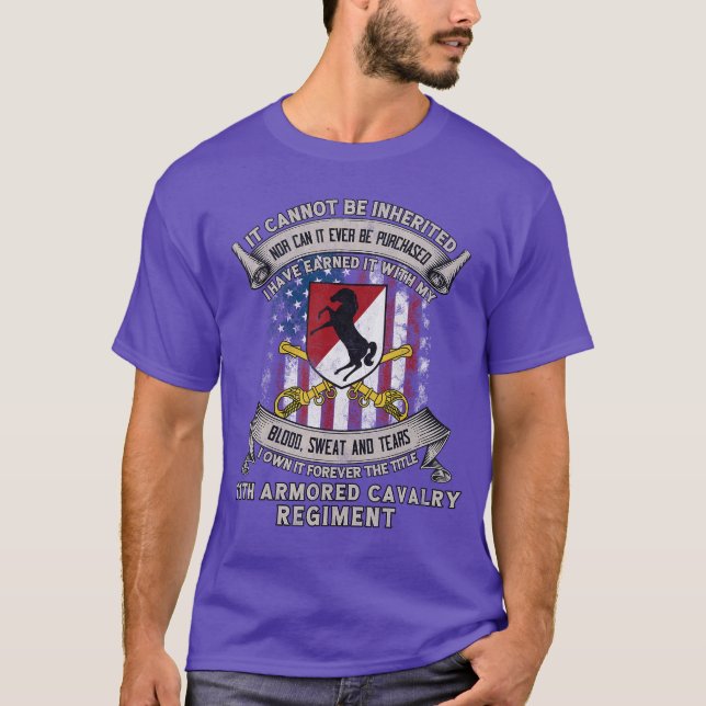 11th Armored Cavalry Regiment Blackhorse Regiment  T Shirt (Framsida)