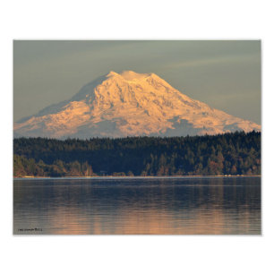 11X14 Montera Rainier och Inlet Fodral i Dusk Fototryck