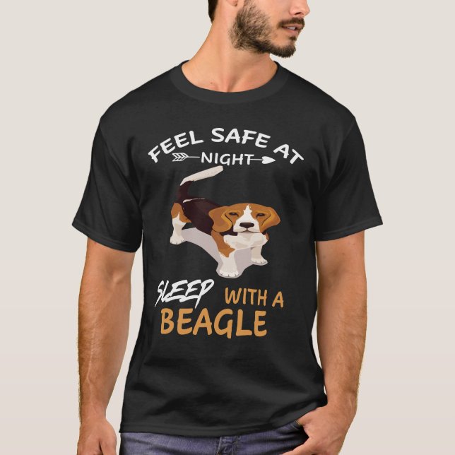 122 Känn Säker vid nattsömn med beagel T Shirt (Framsida)