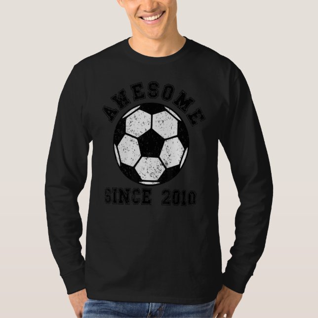 12-årig fotbollsspelare i 12:e t shirt (Framsida)