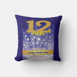 12-årigt ANPASSAT NAMN 12-stegsårsdag, stort numme Kudde