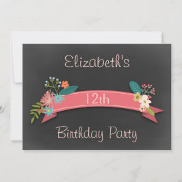 12:e Rosa Banner Flowers Chalkboard Inbjudningar