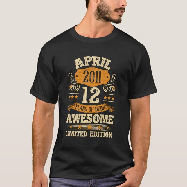 12 Fantastisk sedan april 2011 12:e T Shirt (Framsida)