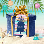 12 Juldagar vid Beach Retro Tropical Presentetikett<br><div class="desc">Lägg till en stänk av roligt till din gåva-ge med dessa märkre för kustgåvor som blandar julens charm med havets soliga vibes. Den främre sidan är designad i stil och har färgstark rand och en årgång i träd med personligen Julhälsningar. Den omvända sidan har en vattenfärgsbakgrund och "Tolv dagar jul"-texter...</div>