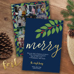 12 Photo Collage - Merry Script - Navy Botanical<br><div class="desc">FRONT DESIGN: En modern, minimal design med ett stort "merry" i ett trendig-skript. Julbudskapet kan ändras. En namnteckning familj ingår i ett område där du kan lägga till enskilda namn. Bakgrunden till färg är en marinblått. — BACK DESIGN: Använda 12 fyrkantiga foton med subjekt centrerat. De 12 användorna för fotokollage...</div>