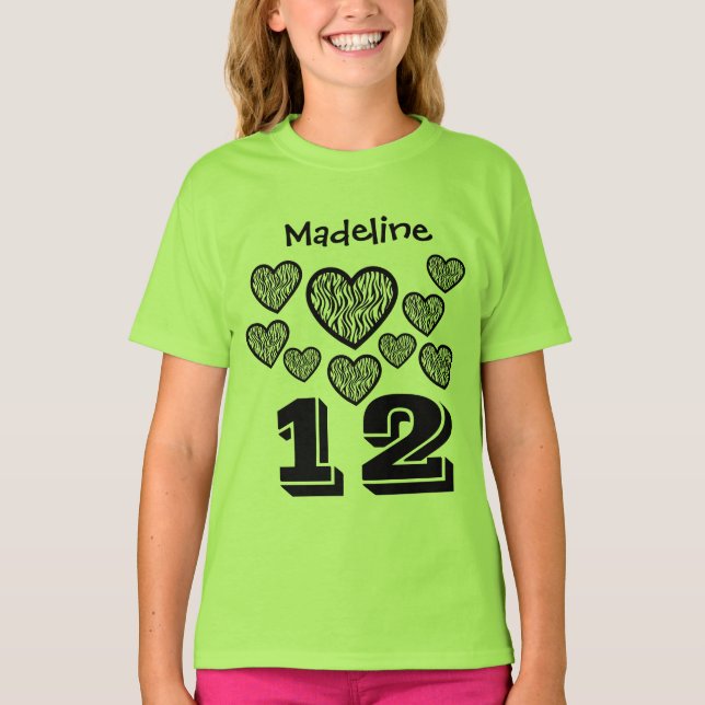 12 stora födelsedagflickahjärtor numrerar tee shirt (Framsida)