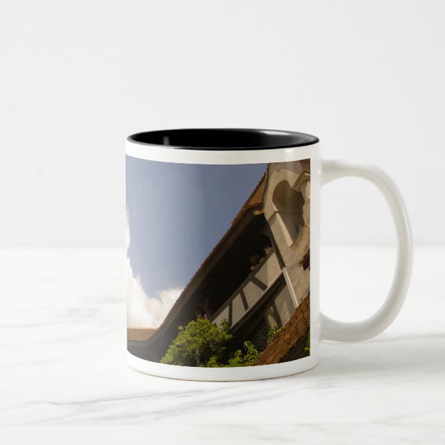 1300-tals slottet Bran (Draculas slott), Två-Tonad Mugg (Höger)