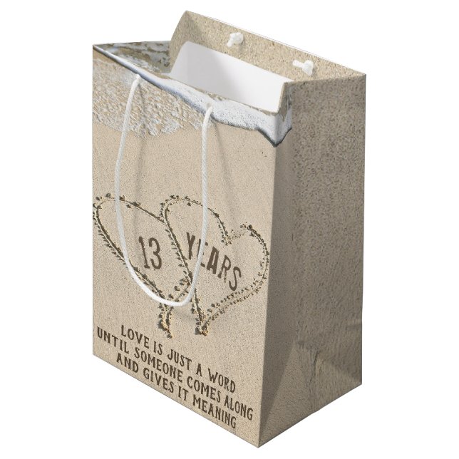 13-årsdag för Beach Hearts Medium Gift Bag (Framsidan Vinklad)