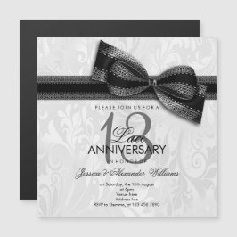 13:e bröllopsdag Lace Damask och falsk Bow Magnetisk Inbjudningskort
