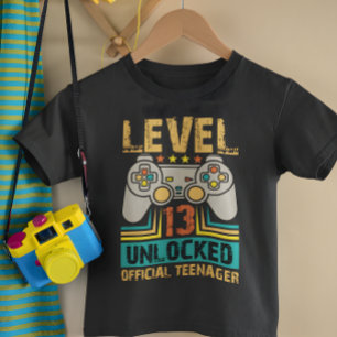 13:e födelsedag med lyft på nivå 13 Olåst Officiel T Shirt