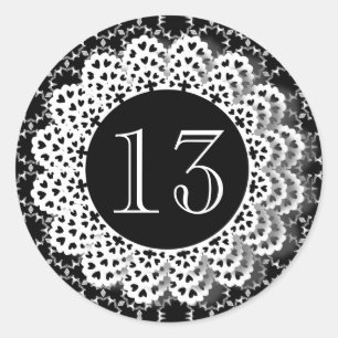 13:e födelsedag Svarta och vita Mönster Snöre V13 Runt Klistermärke