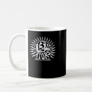 13:e Golv Elevators Essential T Shirt-presenten, f Kaffemugg