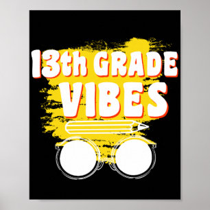 13:e klassens vibe-tröja tillbaka till skolan förs poster