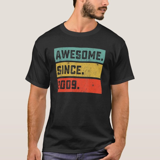 13th Birthday  Awesome Since 2009 13 Years Old T Shirt (Framsida)
