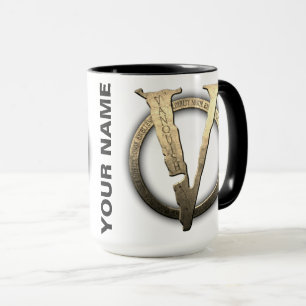 15oz ANPASSNINGSBAR ’V’ med Namn kaffekaffe Mu Mugg