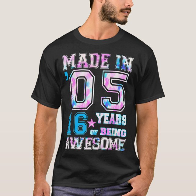 16-åriga gåvor till 16:e födelsedagspresent, födda t shirt (Framsida)
