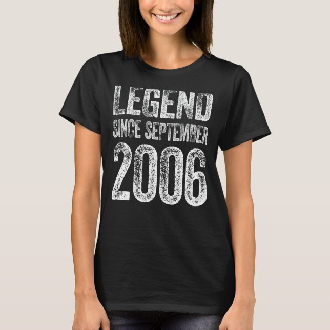 16:e födelsedagen september, född 16 år sedan t shirt (Framsida)