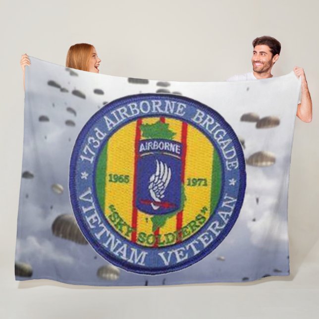 173:e FLYGPLATSEN FALLSKÄRM Fleecefilt (På plats)