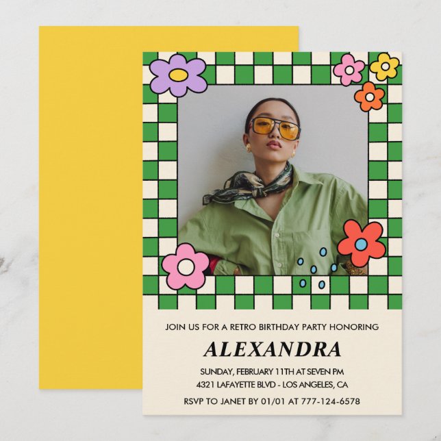 17:e födelsedagsinbjudan Retro Groovy Flowers Inbjudningar (Fram/baksida)