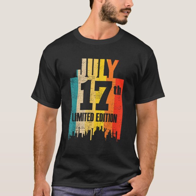 17 juli Begränsada upplagan 17 juli Dag 7 Retr T Shirt (Framsida)
