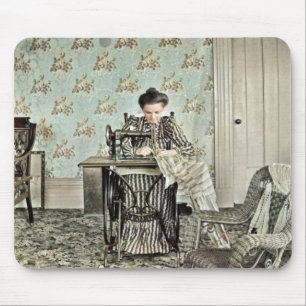 1890-talets kvinna vid Sewing Maskin Photo Taminat Musmatta