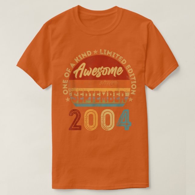 18 år gammal gåva 18:e födelsedag Fantastisk sedan T Shirt (Design framsida)