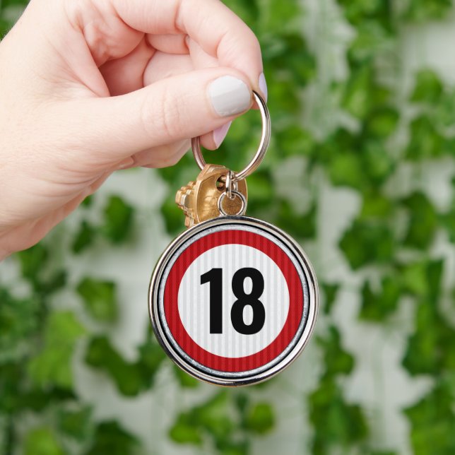 18-årsdag SKYLTFÄRGEN FÖR ALLA ÅLDER Tecken Rund Silverfärgad Nyckelring (Hand)